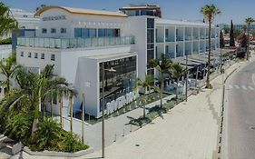 River Rock Hotel
